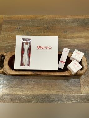 GloPRO® MicroStimulation Facial Tool Bundle – Includes Replacement Heads & Serum